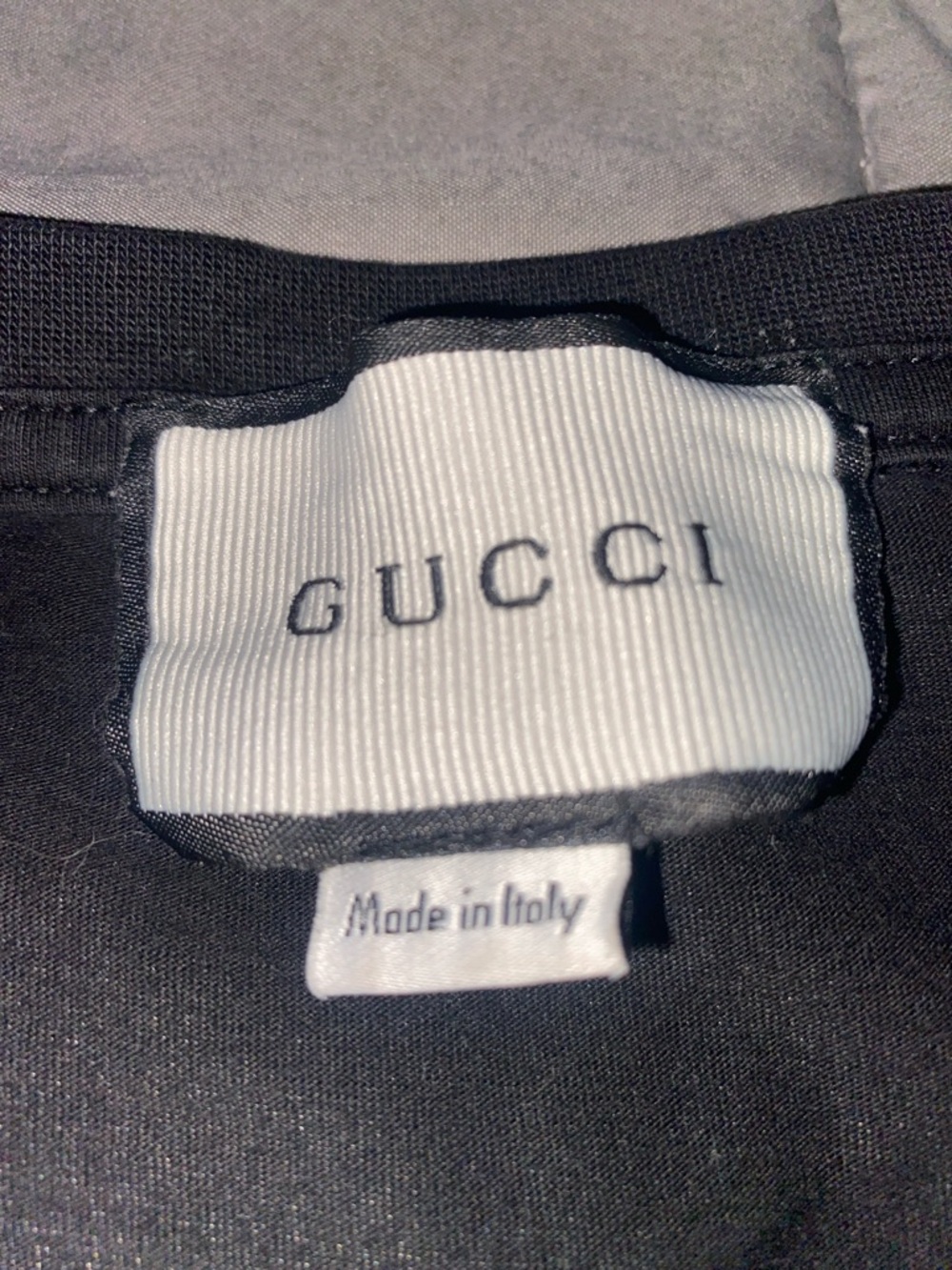 Gucci Black Tee with White Woven Logo Tag - Picture 2 of 2